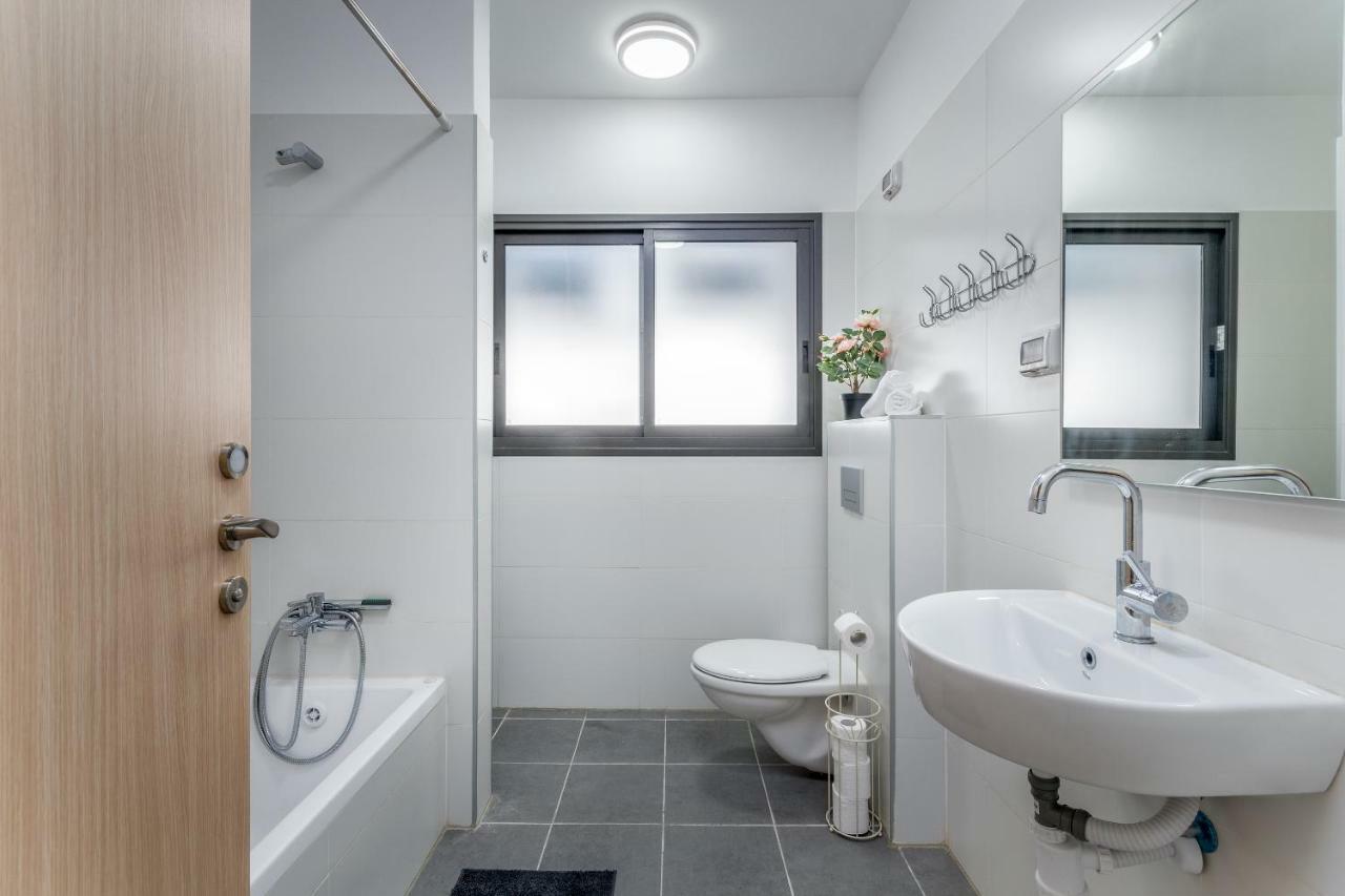 דירות טבריה Mini Penthouse Michelangelo מראה חיצוני תמונה